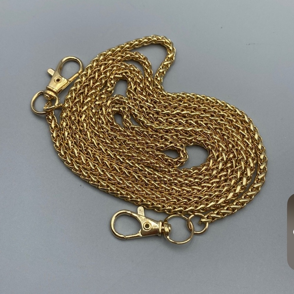 Crossbody chain